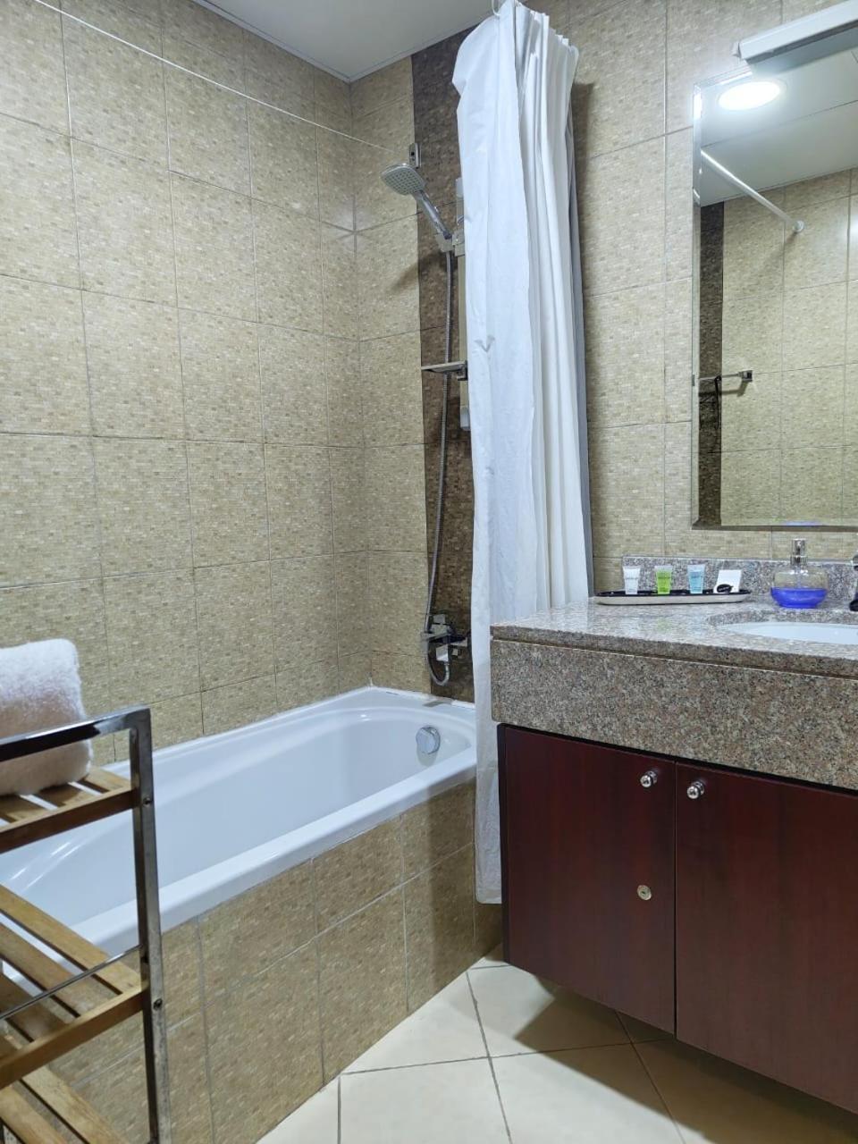 Studio In The Heart Of Sports City -Great View & Amenities! Дубай Екстер'єр фото